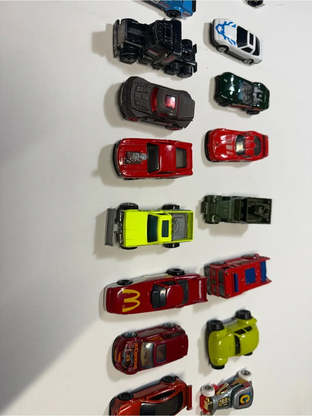 18 Hot Wheels® Assorted Mini Toy Cars - Red, Blue, Green & Yellow‎ Set